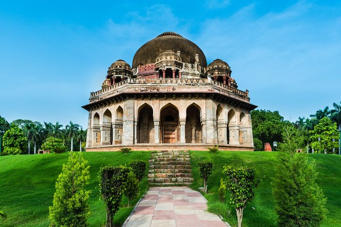 Mughal Heritage Tour Including Lodhi Garden, Humayun Tomb and Akshardham Temple - A Mughal and Modern Delhi route that fits in one half-day