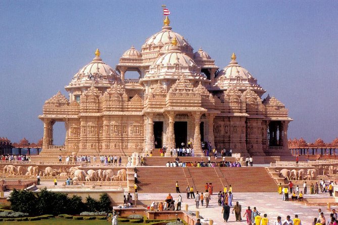 Mughal Heritage Tour Including Lodhi Garden, Humayun Tomb and Akshardham Temple - Lodhi Garden’s 90 acres: Mughal tombs in a calm break