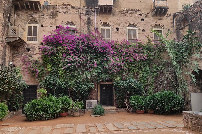 Neemrana Fort visit with Lunch From Delhi - Climbing the 14 tiers of the Fort Palace complex