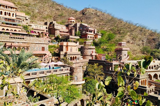 Neemrana Fort visit with Lunch From Delhi - How much time you really have on-site in Neemrana