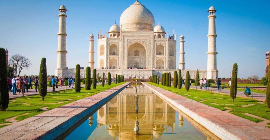 New Delhi, Agra & Jaipur: 3-Day India Golden Triangle Tour - Day 1 in Delhi: Old Delhi lanes, rickshaw noise, and New Delhi icons