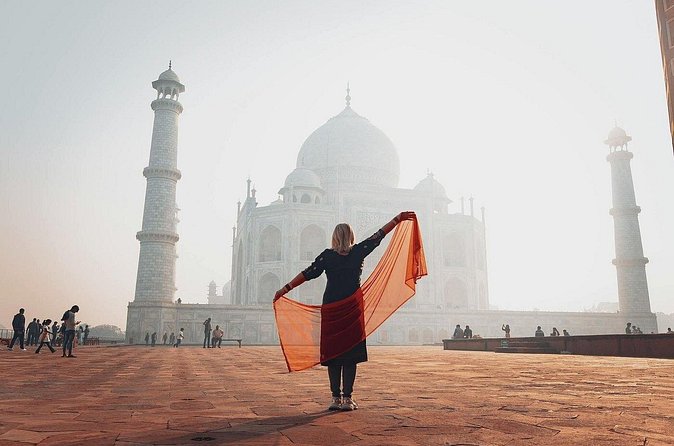 New Delhi:Agra Taj Mahal Private Car Sightseeing Tour - Lunch in Agra plus hands-on shopping time