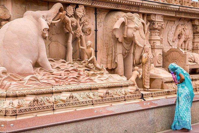 New Delhi: Akshardham Evening Tour with Light & Water Show - What to expect: pacing, walking, and comfort