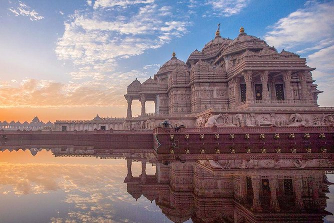 New Delhi: Akshardham Evening Tour with Light & Water Show - Your guide-led entry to Swaminarayan Akshardham Temple