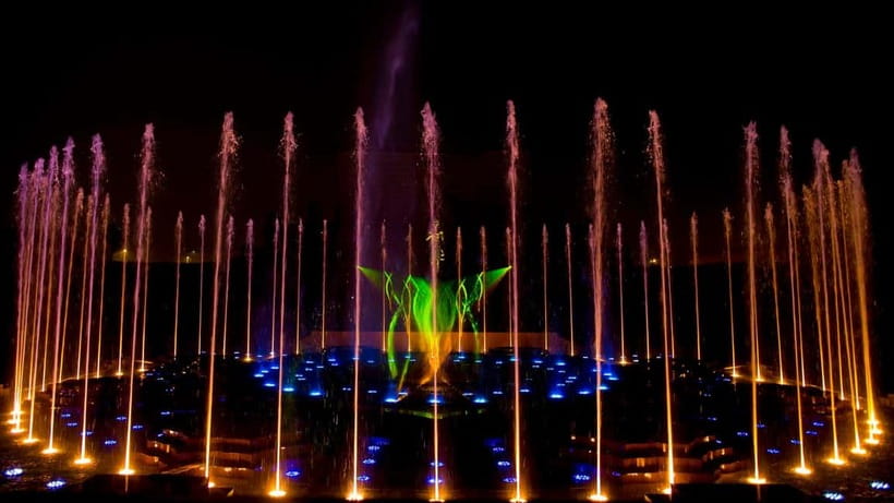 New Delhi: Akshardham Exhibition, Light & Water Show Tour - Temple Exploration: What You Actually Get to See