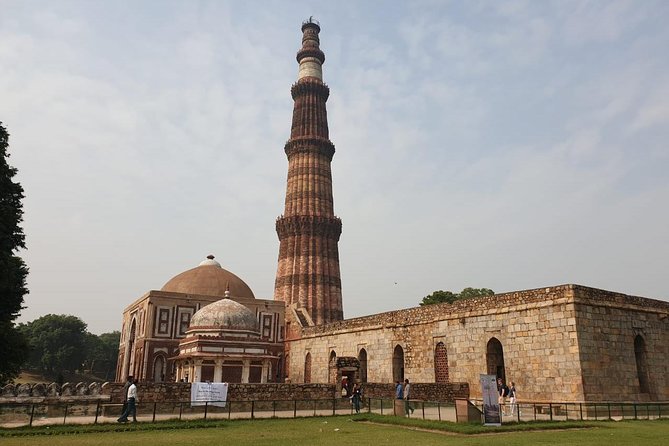 New Delhi and Old Delhi Private Tour 4-8 Hours - Customizable - Private car logistics that make this day easier than you expect
