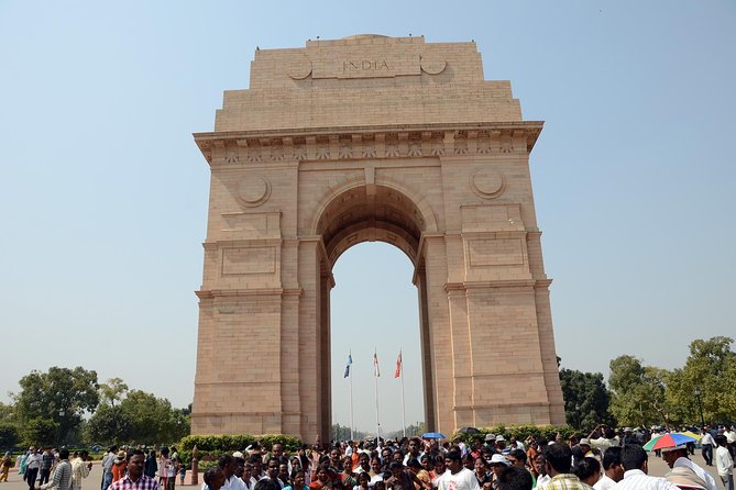 New Delhi and Old Delhi Private Tour 4-8 Hours - Customizable - India Gate, then Gurudwara Bangla Sahib: history and spirituality side by side