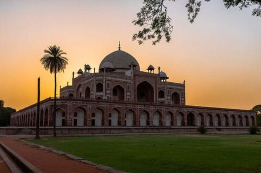 New Delhi: Evening Delhi Nights City Guided Tour - Price and what $11 really buys you in New Delhi