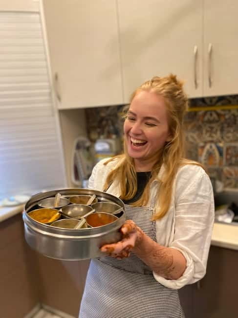New Delhi: Indian Cooking Class in a Local Home - The teaching style: step-by-step, with tastings and technique