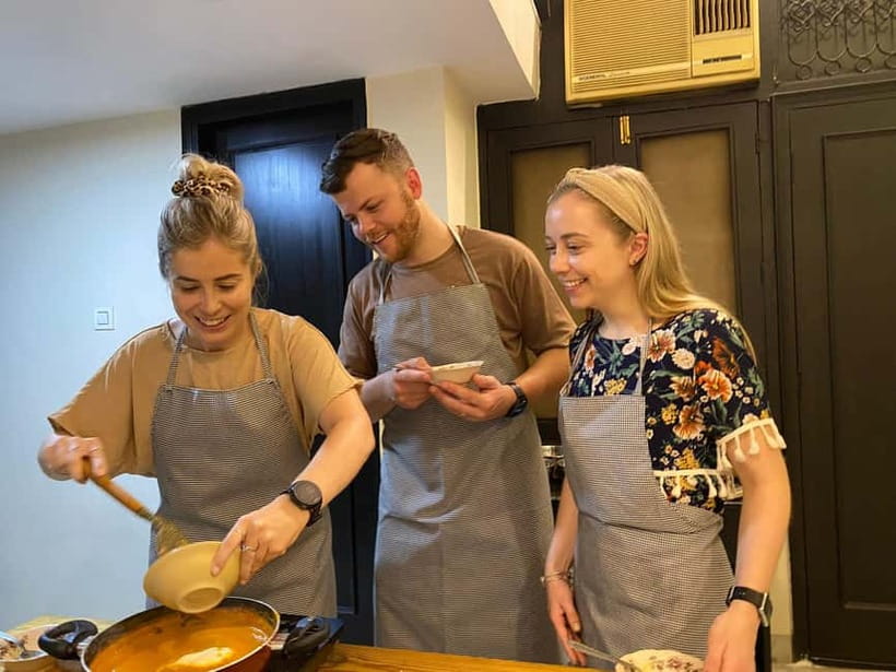 New Delhi: Indian Cooking Class in a Local Home - What you will cook: curry-style main, rice, breads, and dessert