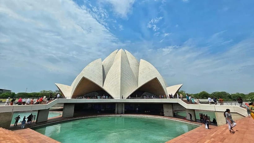 New Delhi: Lotus Temple Private Tour with Skip-the-Line - Optional gift shop time, and how to make it worth your while