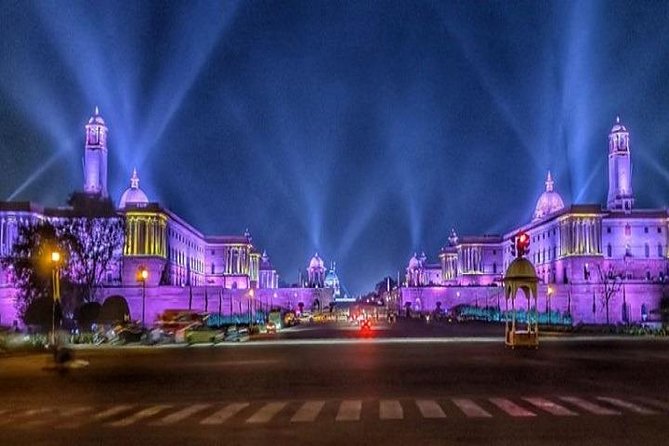 New Delhi Night City Tour - Rashtrapati Bhavan and Rajpath views from the road