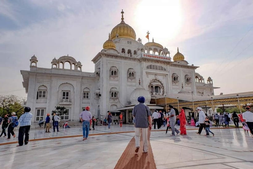 New Delhi : Night View of Delhi Tour - 4 Hrs - Gurdwara Bangla Sahib: A Peaceful Finish to the Loop
