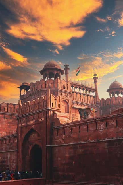 New Delhi: Private 5-Hour Sightseeing Tour with Hotel Pickup - Old Delhi stops: Jama Masjid, Chandni Chowk, Red Fort, and Gurudwara Bangla Sahib
