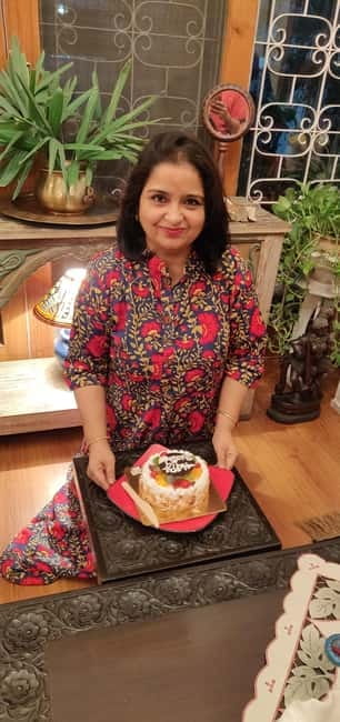 New Delhi: Traditional Indian Cooking Class & Market Visit - Lunch at the family table, plus the extra conversation factor