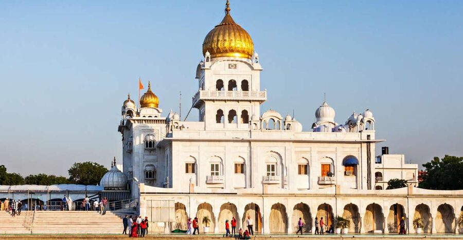 New Delhi: Walking Tour by Night - Bangla Sahib Gurudwara at night, what to look for and how to watch