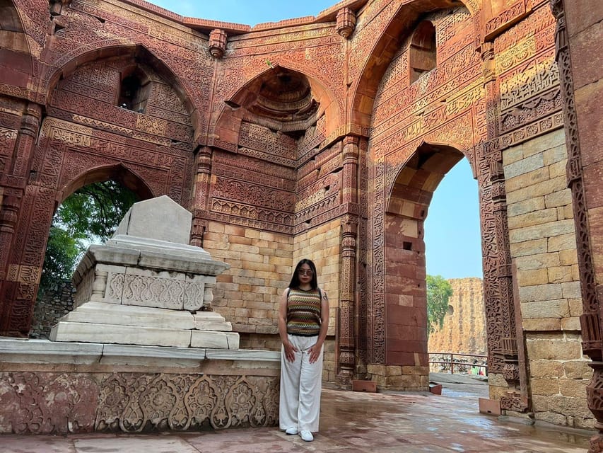 Old and New Delhi City Private Day Tour - 4 to 8 Hours - Red Fort from outside: a smart compromise, not a full visit
