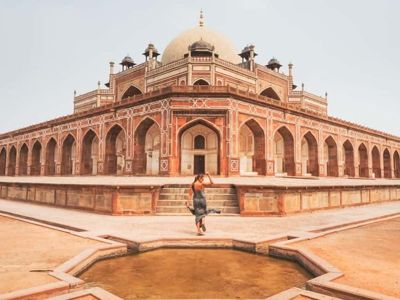 Old and New Delhi Private Full or Half-Day Tour - Chandni Chowk and Jama Masjid: market smells to mosque scale