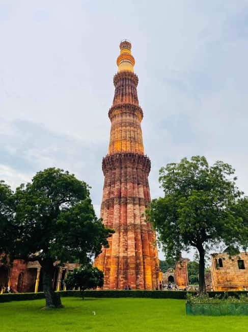 Old and New Delhi Private Full or Half Day Tour Upto 8 Hours - Quicker Stops That Still Matter: Red Fort Exterior, Parliament Pass-By, and President’s House