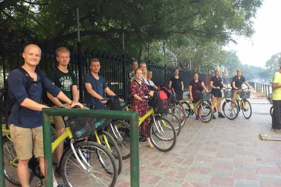 Old Delhi: 3.5-Hour Small-Group Bike Tour with Breakfast - Old Delhi on Two Wheels: Why 3.5 Hours Works
