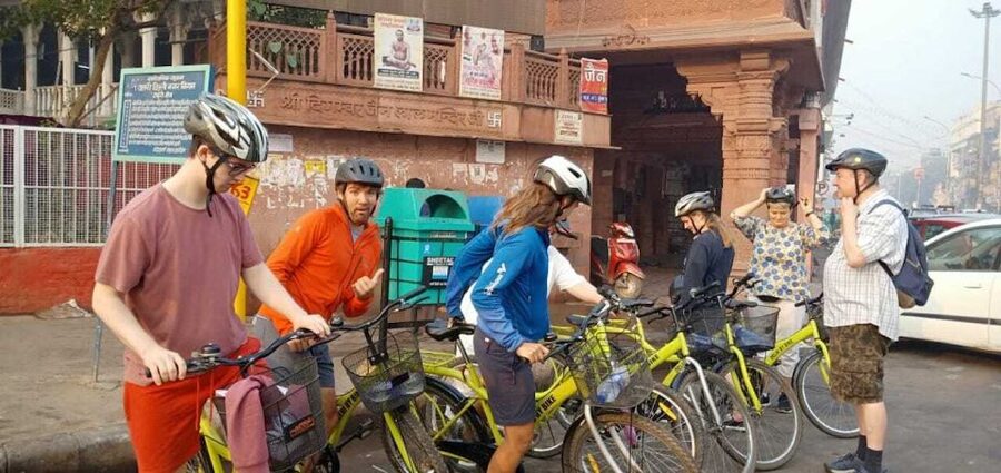 Old Delhi: 3.5-Hour Small-Group Bike Tour with Breakfast - The Wholesale Spice Market: Smell, See, and Stay Grounded