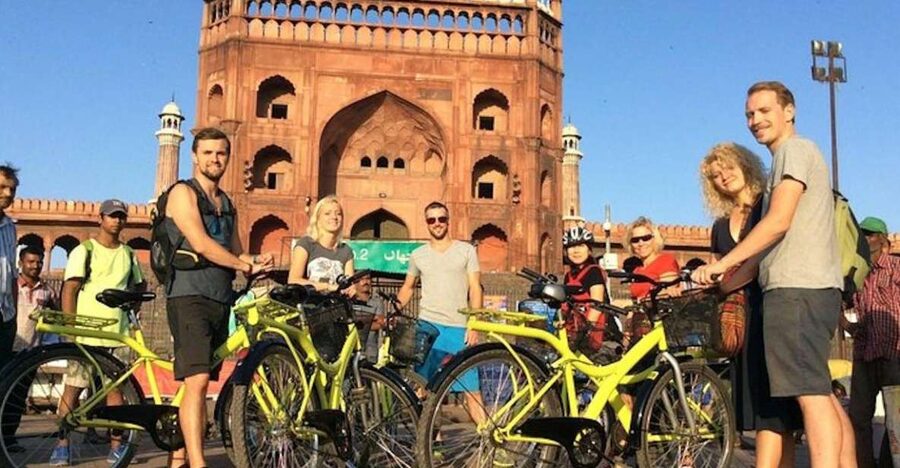 Old Delhi: 3.5-Hour Small-Group Bike Tour with Breakfast - Meeting Hotel Broadway and Getting Rolling Fast