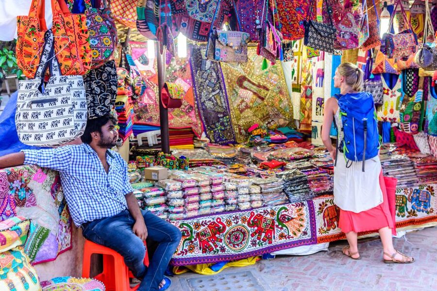 Old Delhi: 3-Hour Tuk-Tuk/Rickshaw Tour - Gurudwara Sis Ganj and Langar, Where You See Community Service Up Close