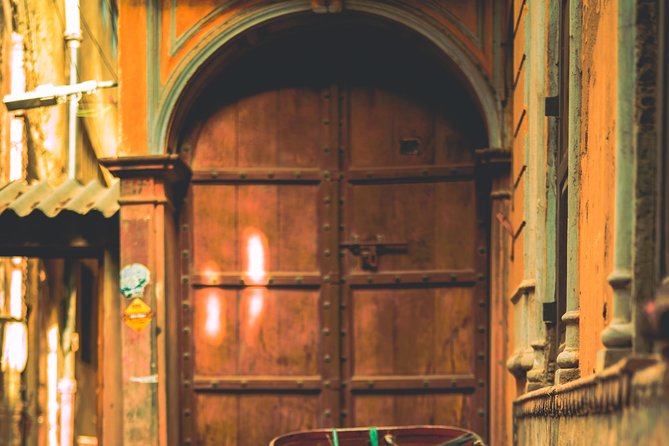 Old Delhi Breakfast & Walking Trails - What you’ll eat and drink: vegetarian tastings, plus coffee and tea
