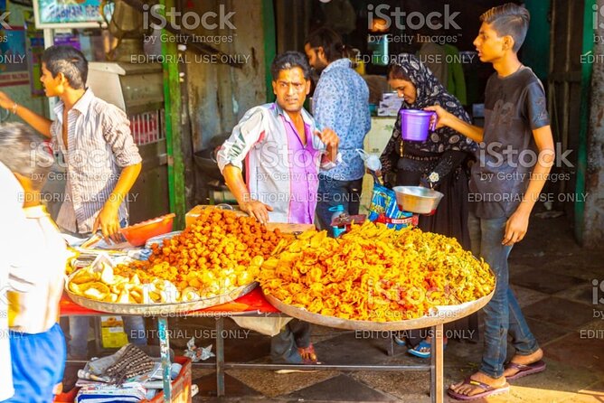 Old Delhi Cultural, Temples, Heritage Walking Street Food Tour - Gali Paranthe Wali and the stuffed-paratha moment