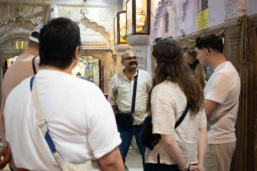 Old Delhi Food Tour: A Night Time Feast - Ballimaran and Matia Mahal Lanes, Vegetarian Skewers with a Twist