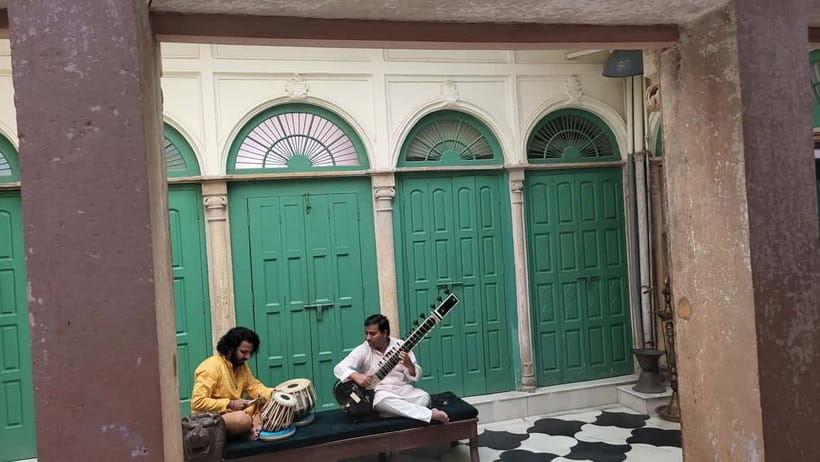 Old Delhi Haveli with live Classical dance, music & cuisine - The Live Music Moment, Sitar and Tabla in Front of You
