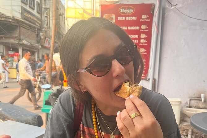 Old Delhi Morning - Fun, Food & Faith all inclusive private tour - Sri Digambar Jain Lal Mandir: syncretism, told through details