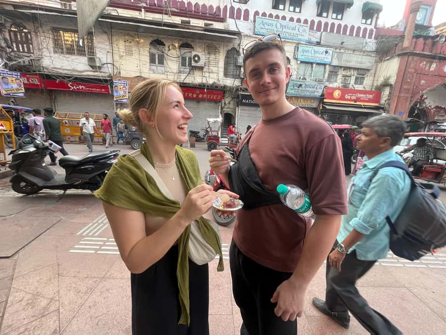 Old Delhi: Night Feast in Old Delhi Guided Food Tour - How the guide shapes your experience, from hygiene to etiquette