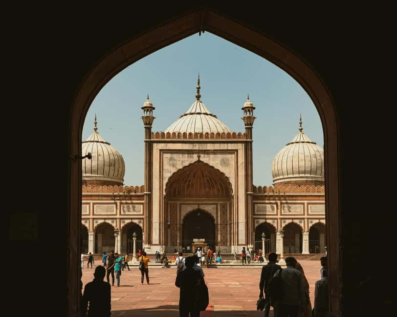 Old Delhi: Red Fort, Jama Masjid & Chandni Chowk by Tuk Tuk - The guide matters: from Pallavi to Suhani Choudhary