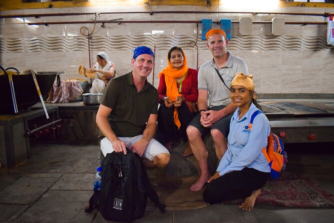 Old Delhi & Spice Market Tour - Riding the streets: rickshaw plus footwork in Old Delhi