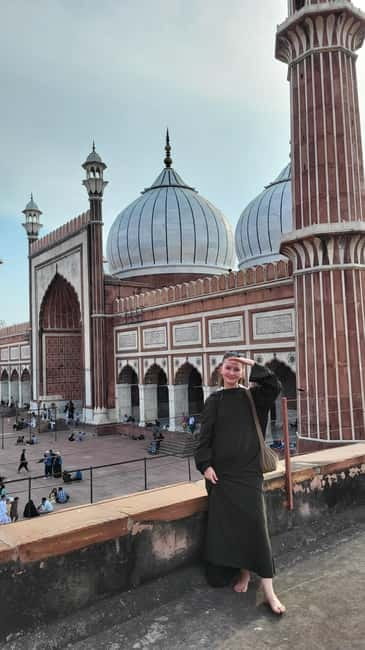 Old Delhi: Spices, Heritage and Bazaars Walking Tour - The spice trail at Asia’s biggest spice market, what the guide is really teaching