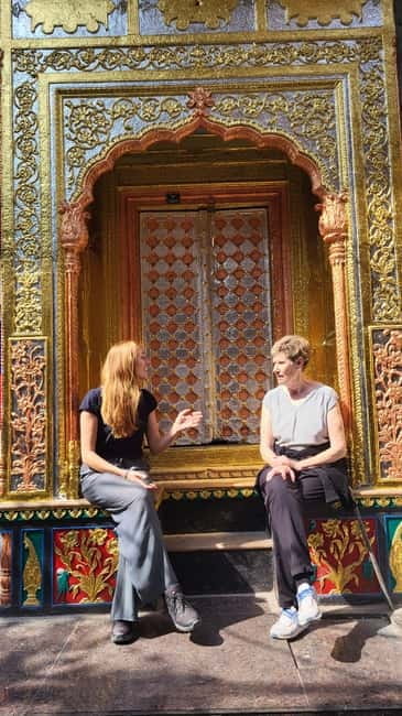 Old Delhi: Spices, Heritage and Bazaars Walking Tour - Chai breaks and small tastes you should plan for
