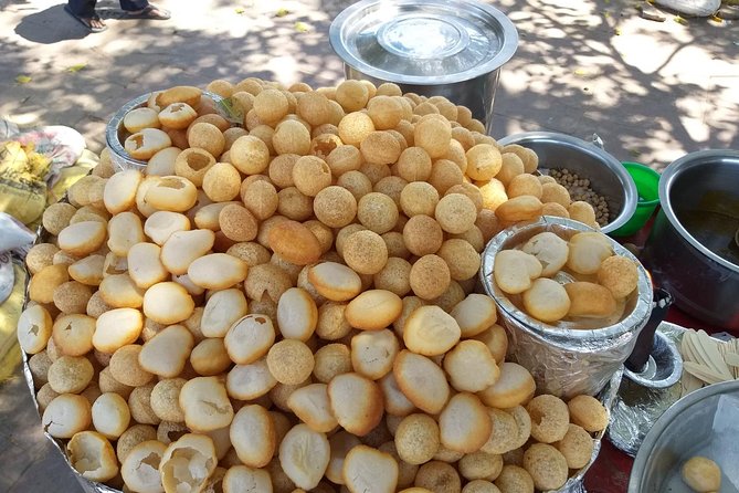 Old Delhi Street Food Tour With Spice Market On Tuk Tuk - The Emporium stop for crafts: what it adds to a food day