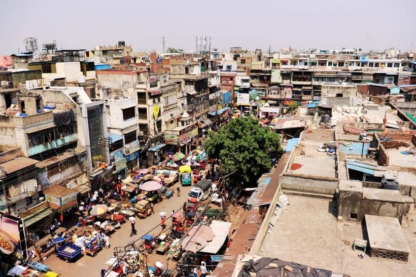 Old Delhi Temples and Spice Market Tour - Fatehpuri Masjid and the Red Fort exterior, history explained with good timing