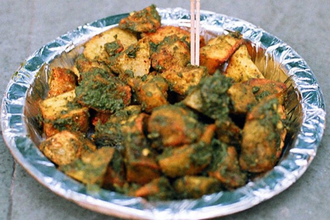 Old Delhi Temples, Cultural, Heritage Walking Street Food Tour - Chawri Bazar: a strong opening with traditional snacks