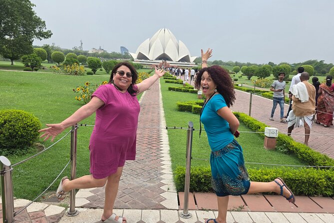 Old Delhi Tour by Tuk-Tuk Street Food and Shopping Experience - Jama Masjid: a major mosque visit without the planning headache