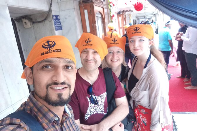 Old Delhi tour with a Local - Gurudwara Sis Ganj Sahib: A Peaceful Start With Real Stakes