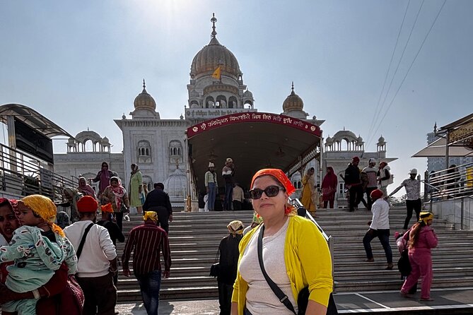 Old & New Delhi Full or Half Day Private Sightseeing Tour - Gurudwara Bangla Sahib: a calm break in the middle