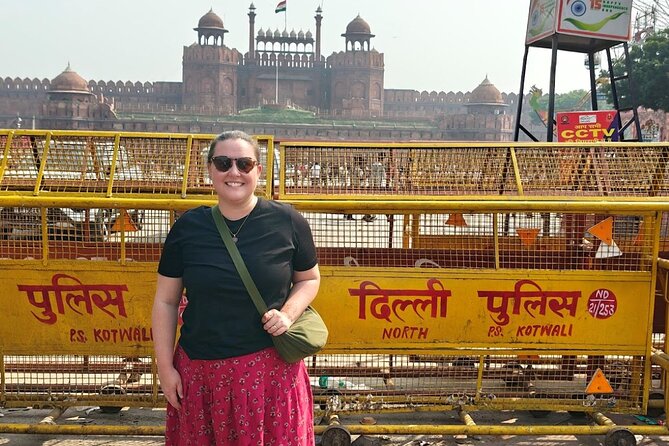 Old & New Delhi Private Tour - Female Guide & Rickshaw - Bangla Sahib Gurudwara: quiet culture with clear rules