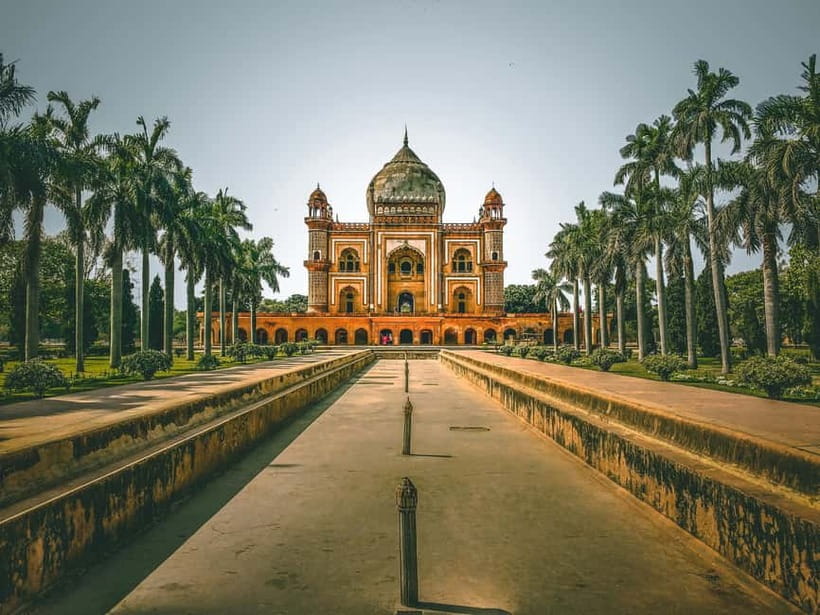 Old & New Delhi Private Tour with Slum Visit - The New Delhi sequence: Qutub Minar, Lotus Temple, India Gate, and Rashtrapati Bhavan