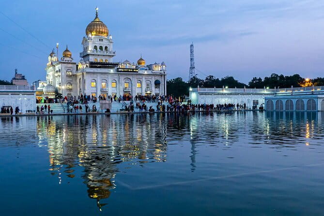 Old & New Delhi Tour : Monuments , Rickshaw Ride & Local Heritage - Gurudwara Bangla Sahib and Lotus Temple: peace for multiple faiths