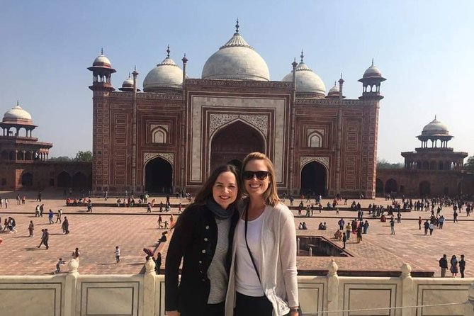 One Day Agra ( Taj Mahal ) private Tour from Delhi - Agra Fort in one hour: what you gain, what you might miss
