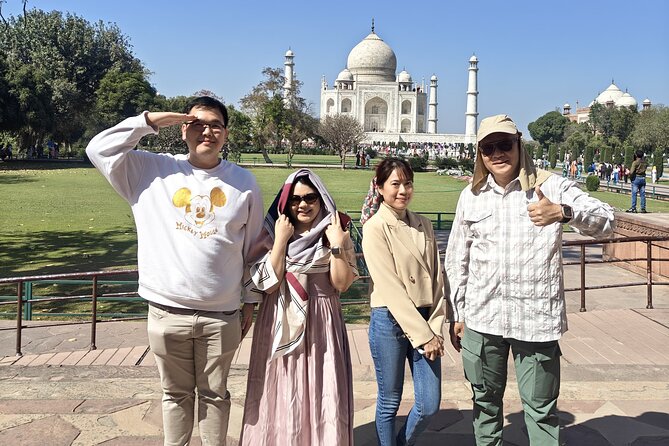 Platinum Luxury Agra Tour Taj Mahal, Agra Fort from Delhi by Car - Agra Fort: tickets handled, focus on the story of the site