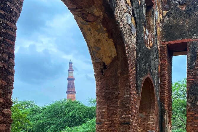 Premium Hidden Jewels of Delhi Cycling Tour - The First Chapter of Delhi - The morning flower market stop that sets the tone