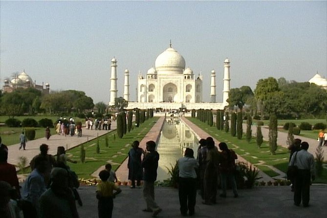Private 2-Day Tour to The Taj Mahal and Agra from Delhi by Car - Lunch in Agra, then a short look around before heading back to Delhi